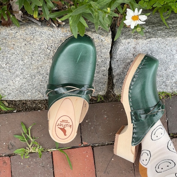 Kurier BFF Clog in Peacock - Picture 3 of 4